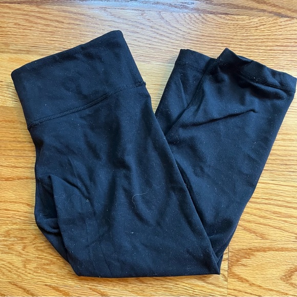 Lululemon black crop leggings size 6 - Picture 4 of 4